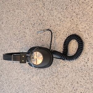 Yeasu YH-55 8-ohm Mono Headphones